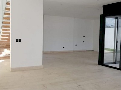 Preciosa Casa en Privada Allegra