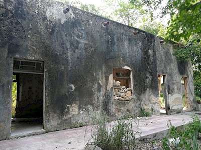 CASONA CON ENORME TERRENO