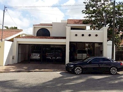 HERMOSA RESIDENCIA UBICADA AL NORTE DE LA CIUDAD