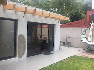 Hermosa casa en bosque de las lomas en calle tranquila