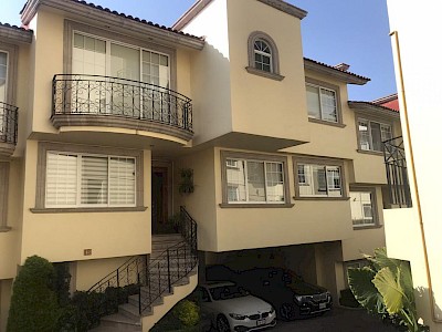 CASA INTERLOMAS