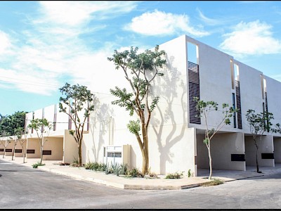 VENTA DE TOWNHOUSE EN MONTEBELLO