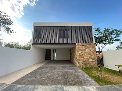 HERMOSA CASA EN VENTA UBICADA EN TEMOZÓN NORTE