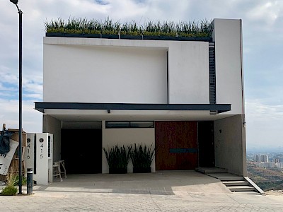 ESTRENA CASA EN MONCAYO ZONA ESMERALDA