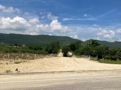 FORMIDABLES 38'500 M2 A 100 MTS. DEL NUEVO LIBRAMIENTO SUR DE TUXTLA GUTIÉRREZ EN EL ACCESO A LA COLONIA ALIANZA LABORANTE.