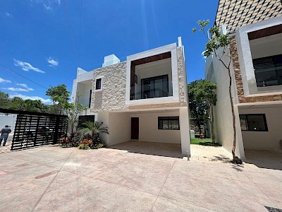 RENTA DE CASA EN PRIVADA DE TEMOZÓN NORTE