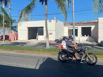 SE VENDE O RENTA LOCAL EN COZUMEL QUINTANA ROO.