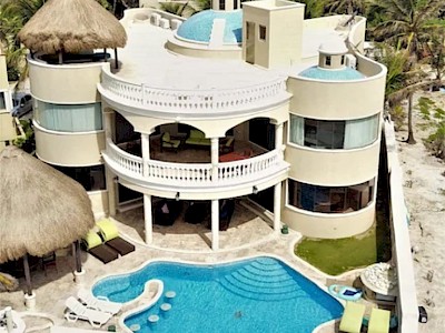 Hermosa villa de lujo frente al mar en Tulum