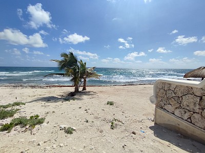 Oportunidad de inversión! Villa de lujo y lote de 1000 metros frente al mar 40 ml frente al mar