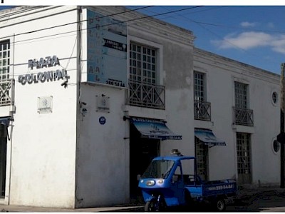 VENTA DE PLAZA COLONIAL EN ESQUINA EN EL CENTRO DE MERIDA