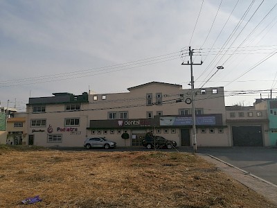 Edificio de oficinas o consultorios y casa en Lerma