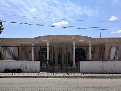 RESIDENCIA EN VENTA COL. MAYA