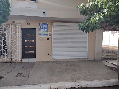 LOCALES COMERCIALES EN RENTA , ESQUINA, SECTOR DEL MERCADO MUNICIPAL.