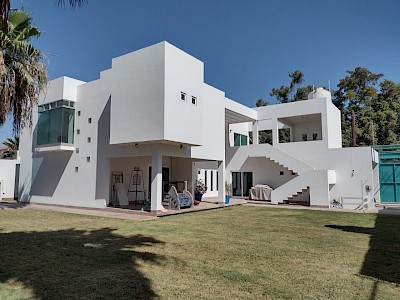 CASA EN VENTA DE EXELENTES ACABADOS Y UBICACION, 780 M2 EQUINA,  ENFRENTE DE PLAZUELA DE LA IGLESIA DEL ROSRIO, GUASAVE.