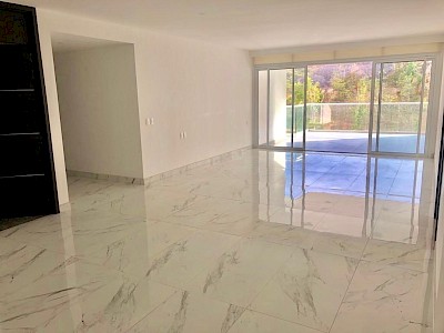 RENTO DEPARTAMENTO CON TERRAZA GRANDE EN BOSQUE REAL TOWERS