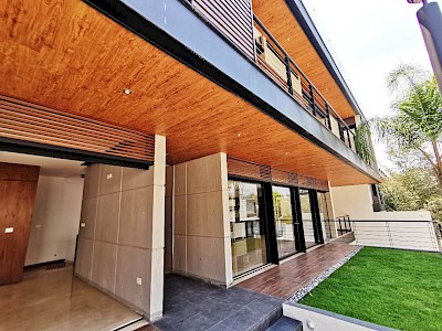PRECIOSA RESIDENCIA EN VENTA A ESTRENAR CON VIGILANCIA, AMENIDADES Y ACABADOS DE LUJO EN RESIDENCIAL REAL DEL BOSQUE, LAGO DE GUADALUPE CUAUTITLAN IZCALLI