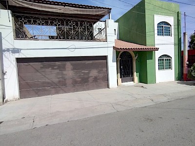 Rento Casa 5 Habitac 4 Baños Cochera 4 Carros Sector Aeropuerto