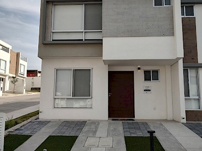 VENTA DE CASAS EN CLUSTER CON CASA CLUB EN ZAKIA