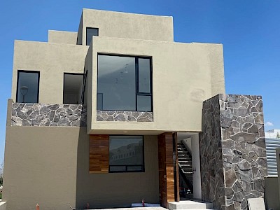  CASA DE AUTOR EN VENTA EN RESIDENCIAL TURQUESA, ZIBATA QRO.