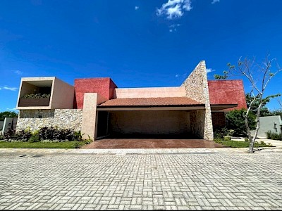 Venta casa c/elevador en privada SOLUNA Mérida Yuc 