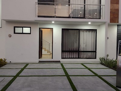 VENTA DE CASAS EN CLUSTER CON CASA CLUB EN SAN ISIDRO JURIQUILLA
