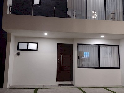 VENTA DE CASAS EN CLUSTER CON CASA CLUB EN SAN ISIDRO JURIQUILLA