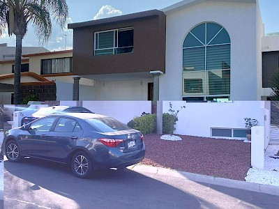 CASA EN VENTA EN CLAUSTROS DEL SUR 