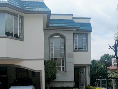 Hermosa casa en Interlomas enfrente del hospital angeles de las lomas