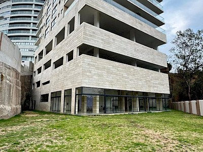 Hermoso departamento de lujo en exclusivo edificio en bosque real