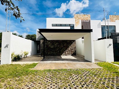 VENTA DE RESIDENCIA EN TEMOZON NORTE