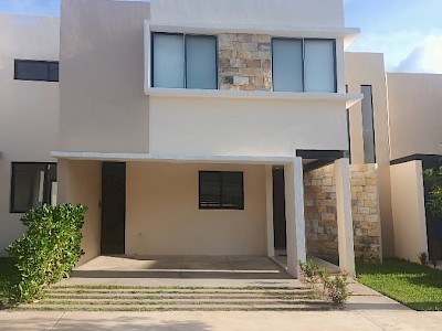 CASA EN VENTA EN PRIVADA CUMBRES DE NOVONORTE  ENTREGA INMEDIATA