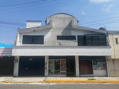 Casa habitacional y comercial en venta