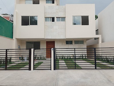RESIDENCIA EN VENTA EN LOMAS DE BELLAVISTA, ATIZAPÁN