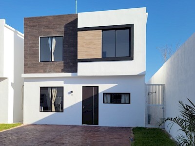 CASA EN VENTA EN PRIVADA IDILIA DE CONKAL EXCELENTE UBICACION Y PLUSVALIA