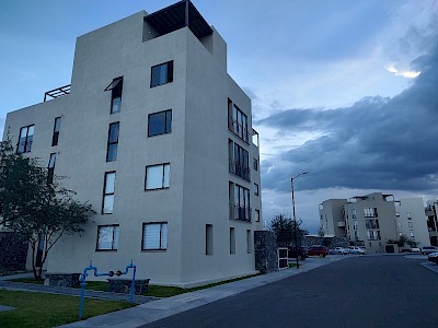 VENTA DE DEPARTAMENTOS NUEVOS EN EL MIRADOR CON ALBERCA Y SEGURIDAD