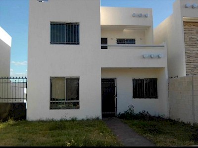 CASA EN RENTA LAS AMERICAS 3 HABITACIONES