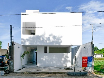 VENTA. CASA COMPLETAMENTE NUEVA. GUILLERMO LOPE. PROTERRITORIO. CHETUMAL