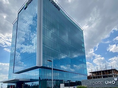 Oficina en Venta en Torre Uno, Vía Montejo. En el Norte de Mérida.