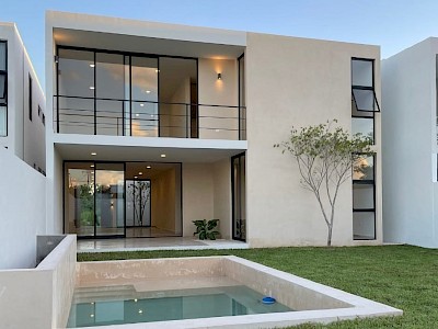 HERMOSA CASA EN VENTA EN DZITYA