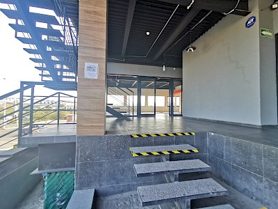 LOCALES EN RENTA, PLAZA VALENTYNA, QRO