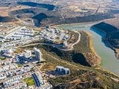 HERMOSA RESIDENCIA EN CAÑADAS DEL LAGO