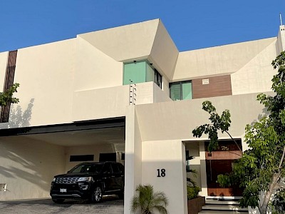 Exclusiva residencia en LOMAS DE LAS FLORES,Campeche,Campeche