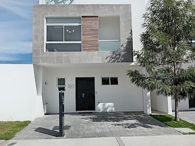 Tu nuevo Hogar dentro de privada 3 recamaras, mas roof garden EQUIPADA