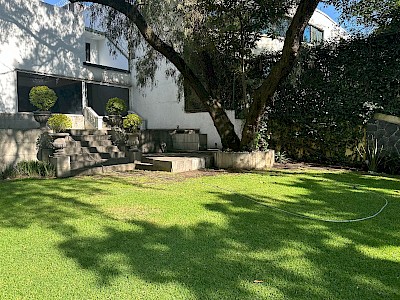 VENDO CASA CON USO DE SUELO EN LAS LOMAS DE CHAPULTEPEC