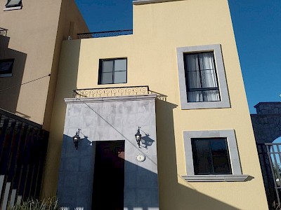 En San Miguel de Allende Casa disponible 3 Recamaras, Roof Toop increible