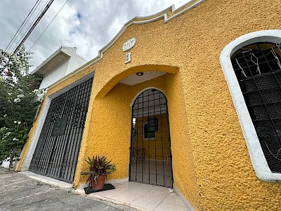 CASA EN VENTA DENTRO DE LA CIUDAD DE 3 RECAMARAS, POLIGONO 108, MERIDA, YUCATAN
