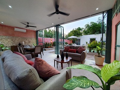 CASA EN VENTA CENTRO REMODELADA 