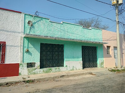 Casa en el centro, a 10 cuadras de la plaza grande. En calle tranquila