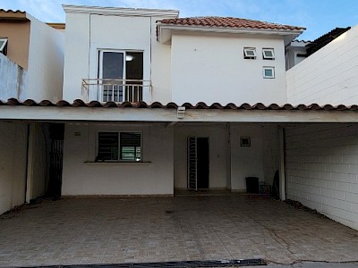 Renta  Privada Valle Alto 3 Habitac  Área TV Equipada