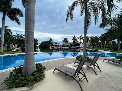 DEPARTAMENTO EN RENTA AMUEBLADO EN ZONA HOTELERA CANCUN